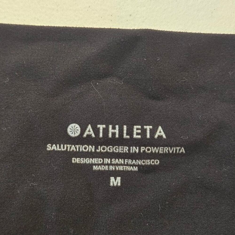 Athleta salutation jogger in powervita black medium